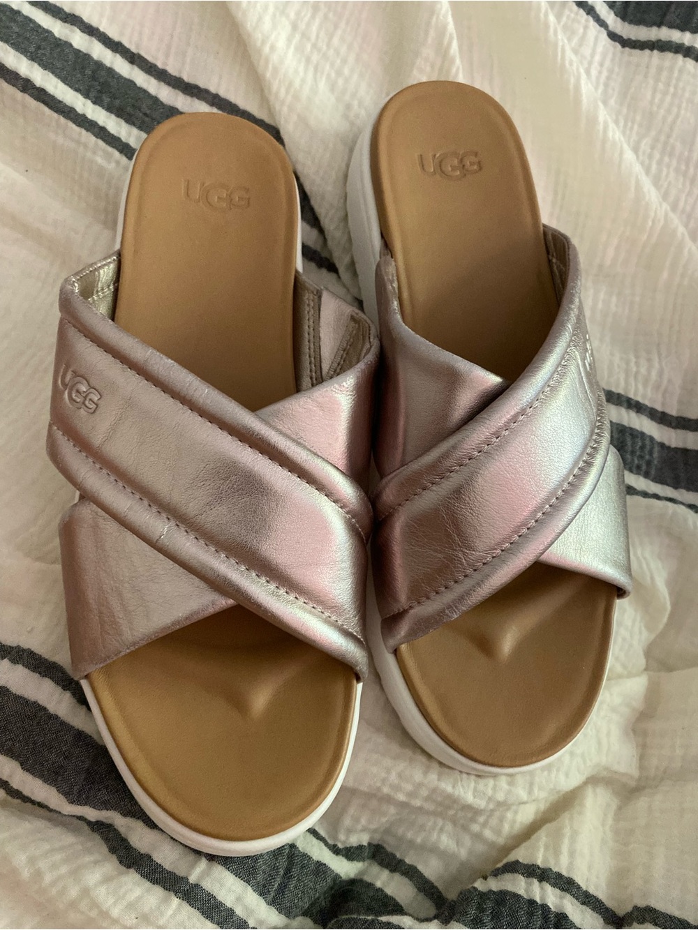 UGG Zayne Crossband Slides 50